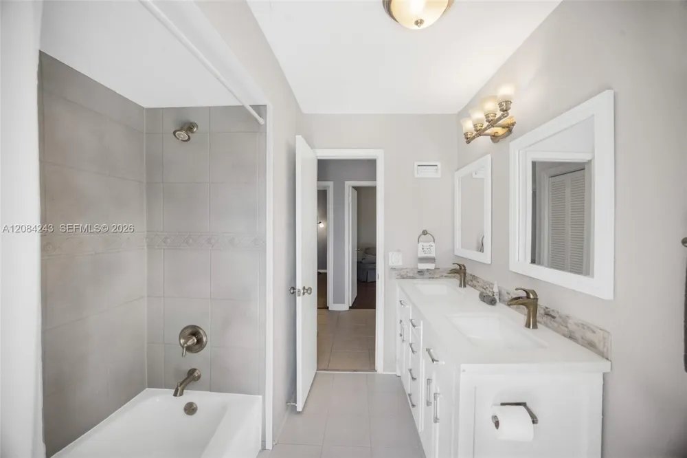 6121 SW 16th St Plantation, FL 33317
