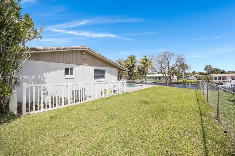 6121 SW 16th St Plantation, FL 33317
