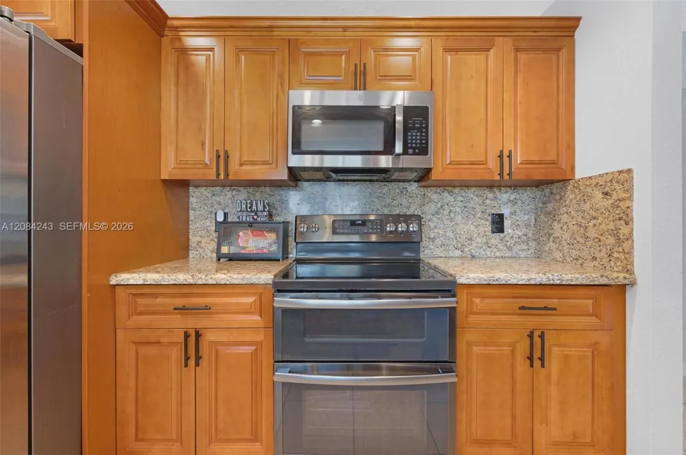 6121 SW 16th St Plantation, FL 33317