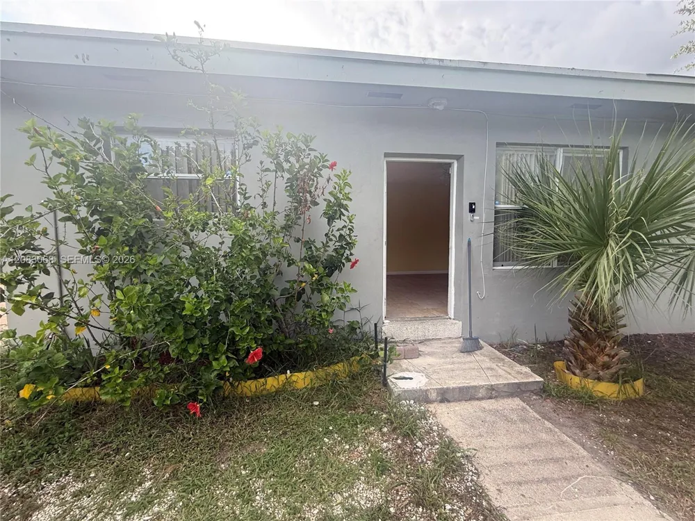 14 NW 169th St #2 North Miami Beach, FL 33169