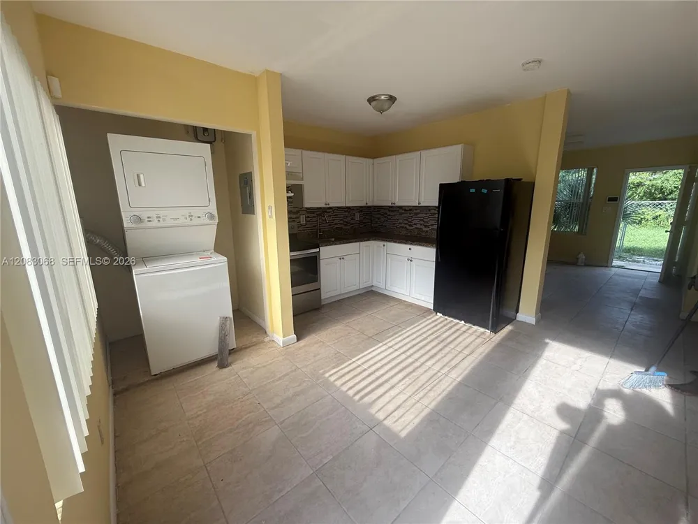 14 NW 169th St #2 North Miami Beach, FL 33169