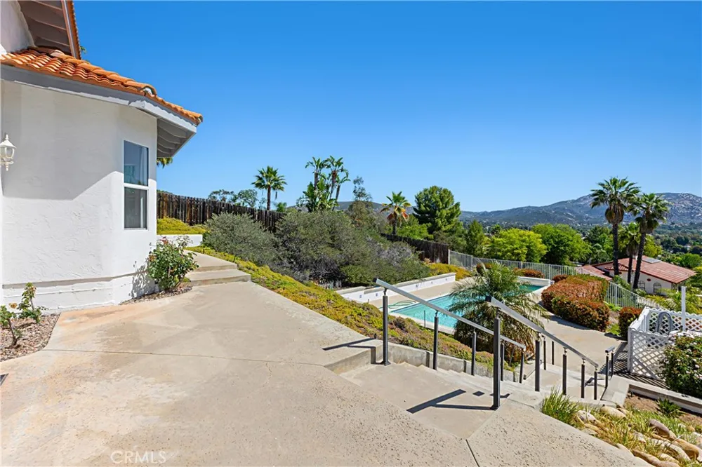 16262 Oak Springs Ramona, CA 92065