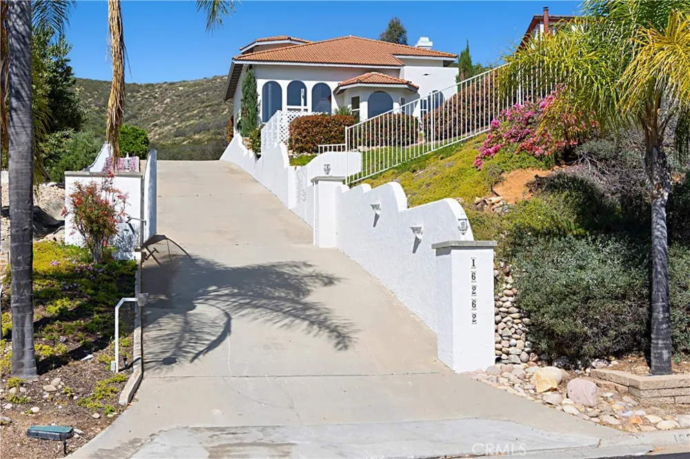 16262 Oak Springs Ramona, CA 92065