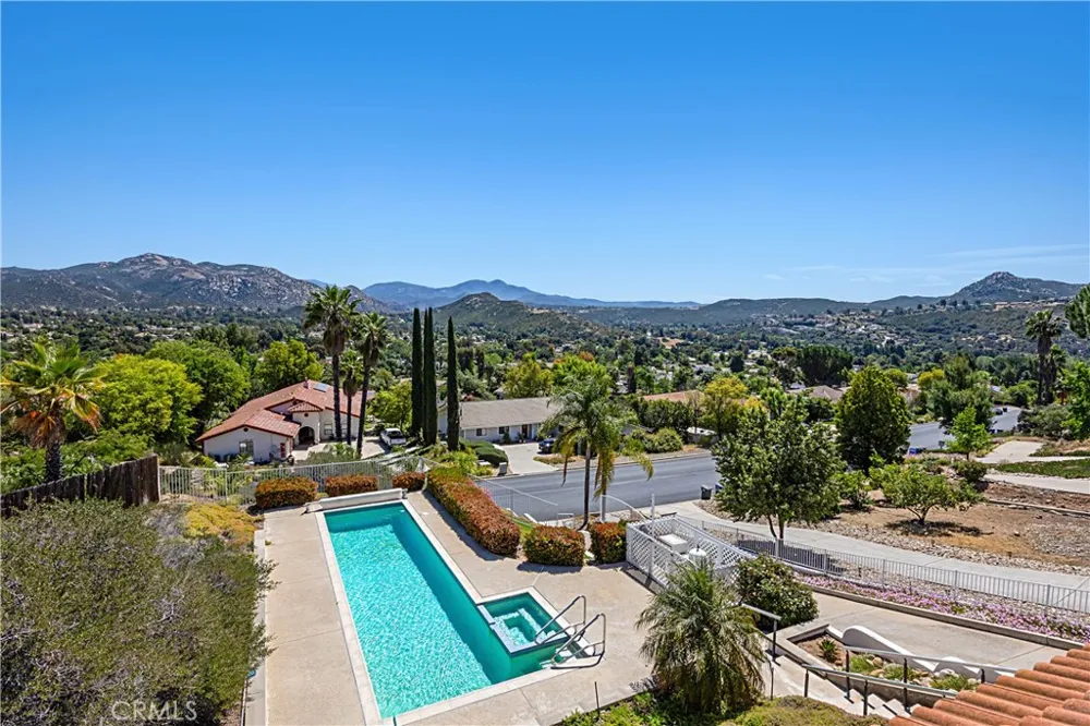16262 Oak Springs Ramona, CA 92065
