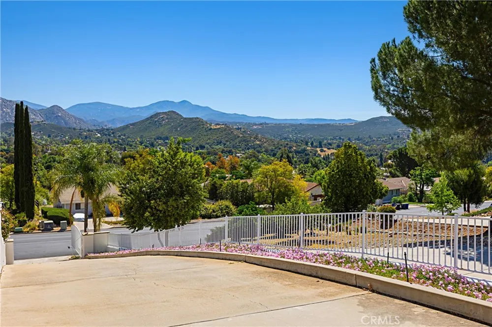 16262 Oak Springs Ramona, CA 92065