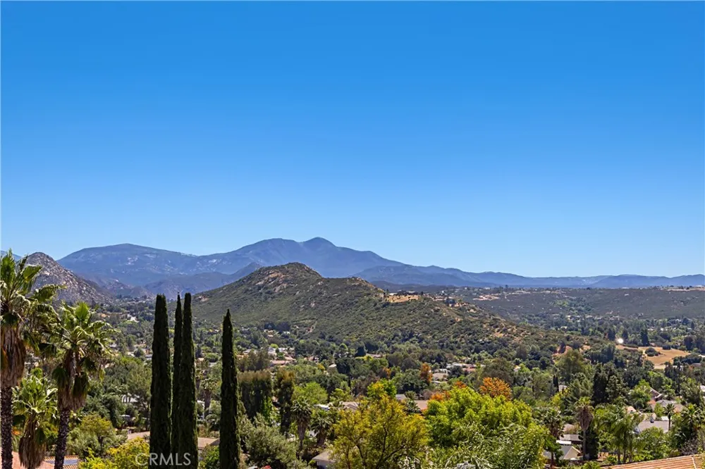 16262 Oak Springs Ramona, CA 92065