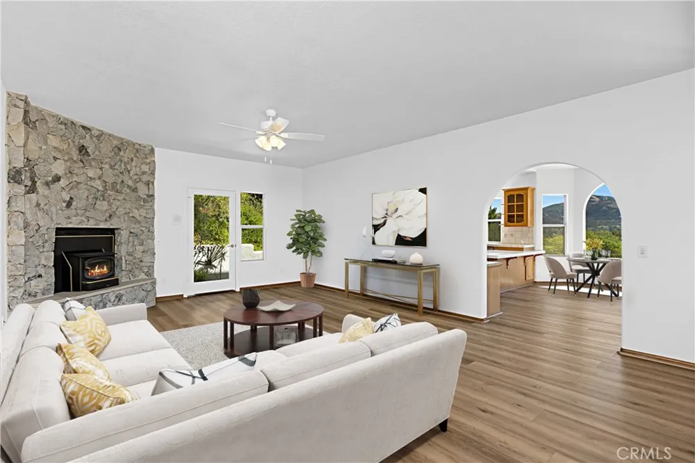 16262 Oak Springs Ramona, CA 92065