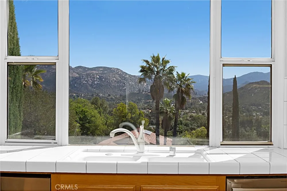 16262 Oak Springs Ramona, CA 92065