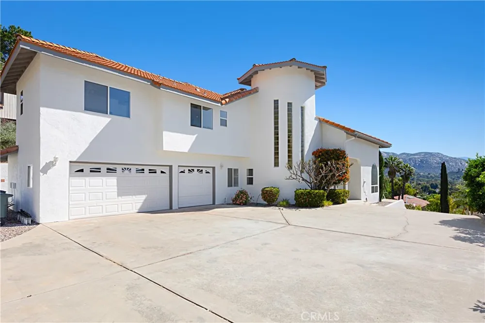 16262 Oak Springs Ramona, CA 92065