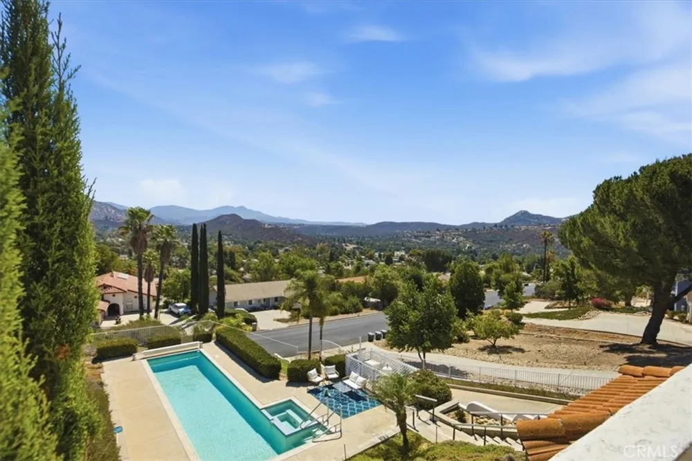 16262 Oak Springs Ramona, CA 92065