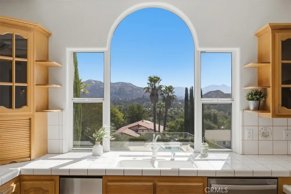 16262 Oak Springs Ramona, CA 92065