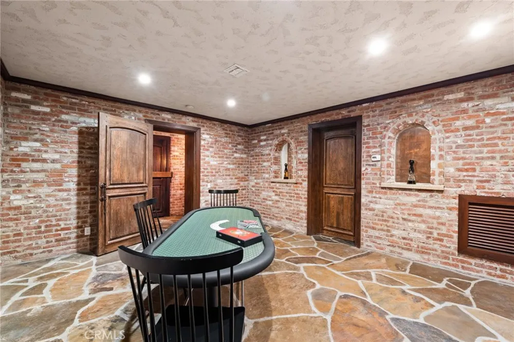 1688 Dwight Redlands, CA 92373