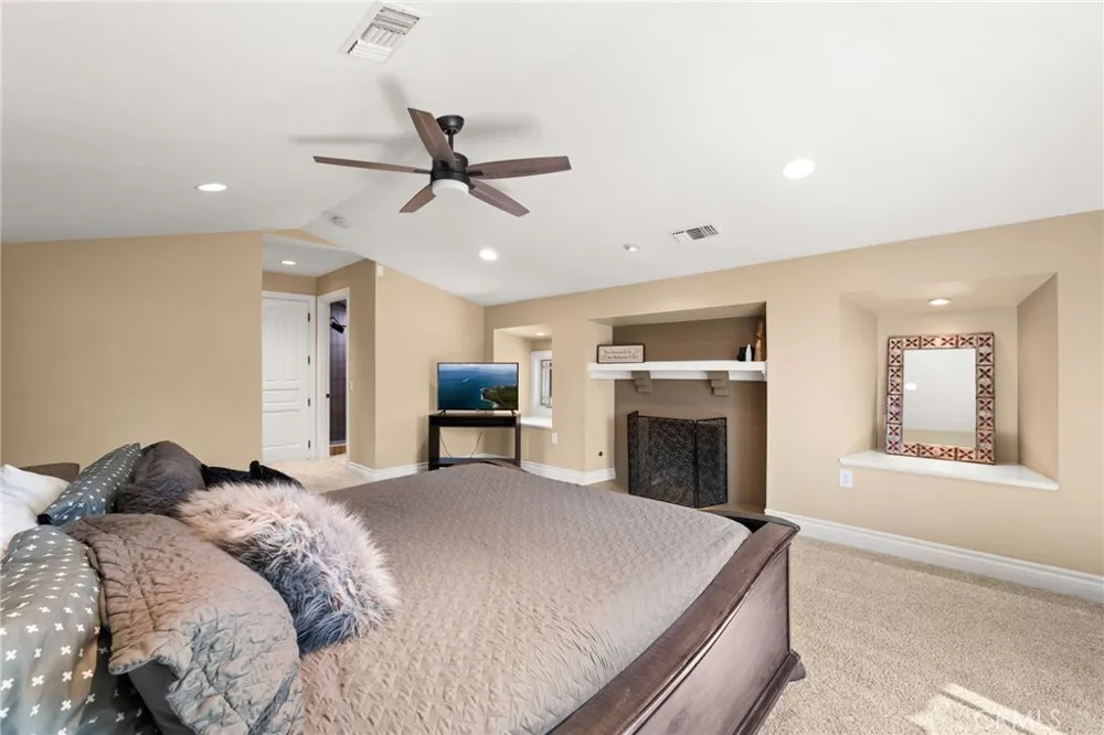 1688 Dwight Redlands, CA 92373