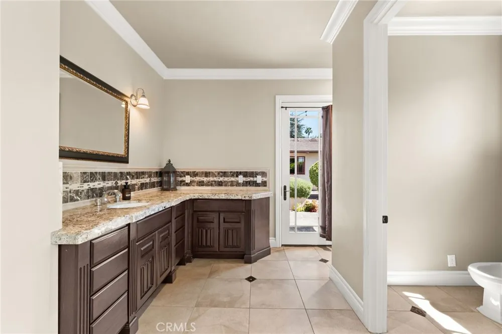 1688 Dwight Redlands, CA 92373