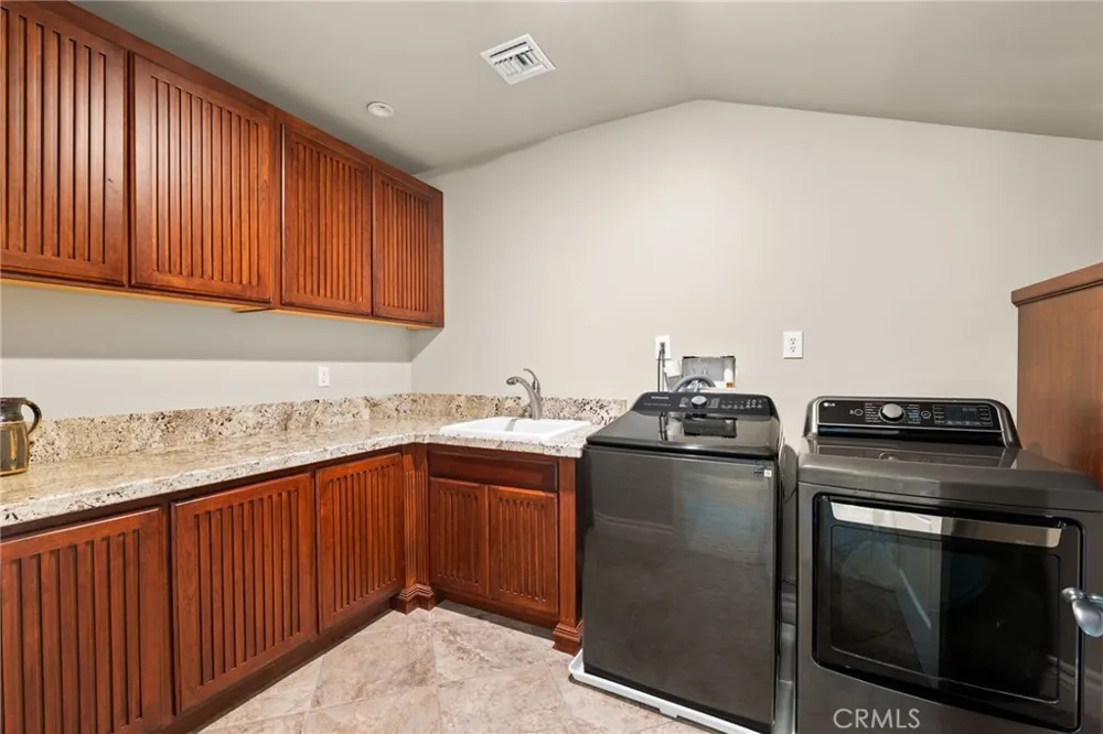 1688 Dwight Redlands, CA 92373