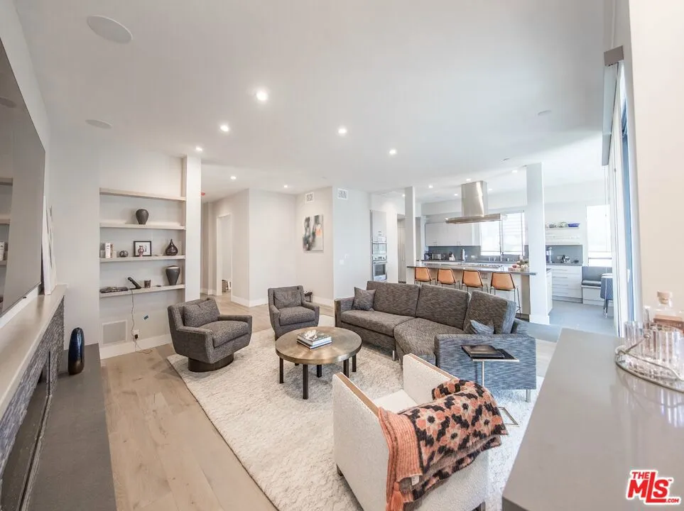 1115 14th Street Santa Monica, CA 90403