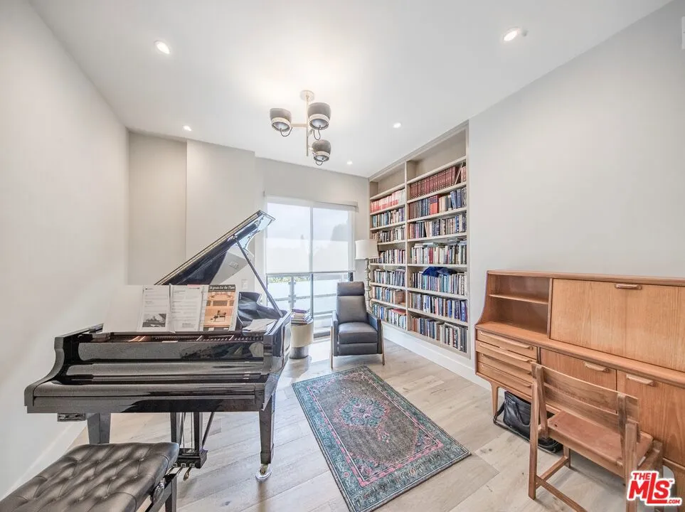 1115 14th Street Santa Monica, CA 90403