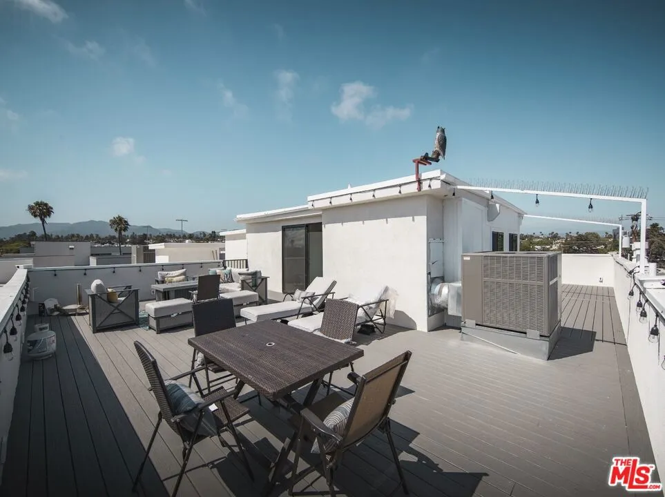 1115 14th Street Santa Monica, CA 90403