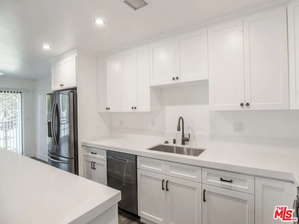 1115 14th Street Santa Monica, CA 90403