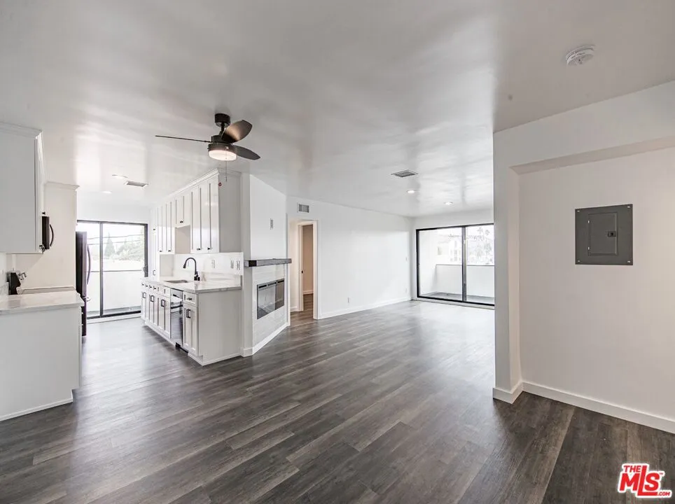 1115 14th Street Santa Monica, CA 90403