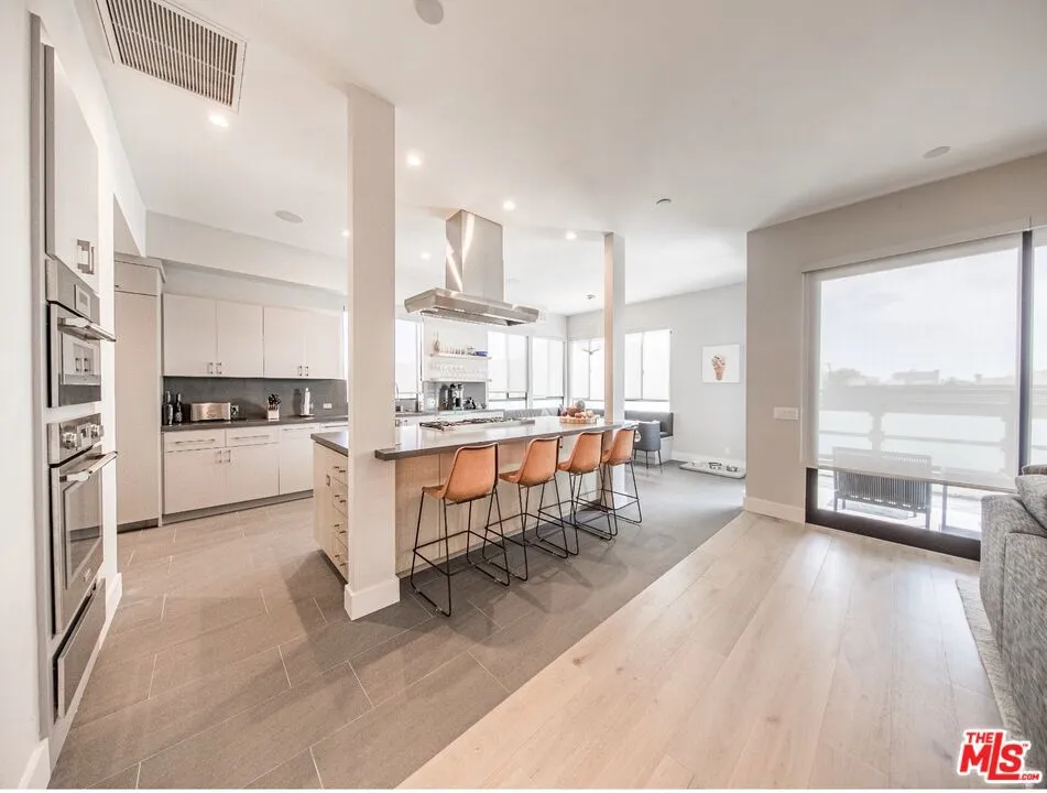 1115 14th Street Santa Monica, CA 90403