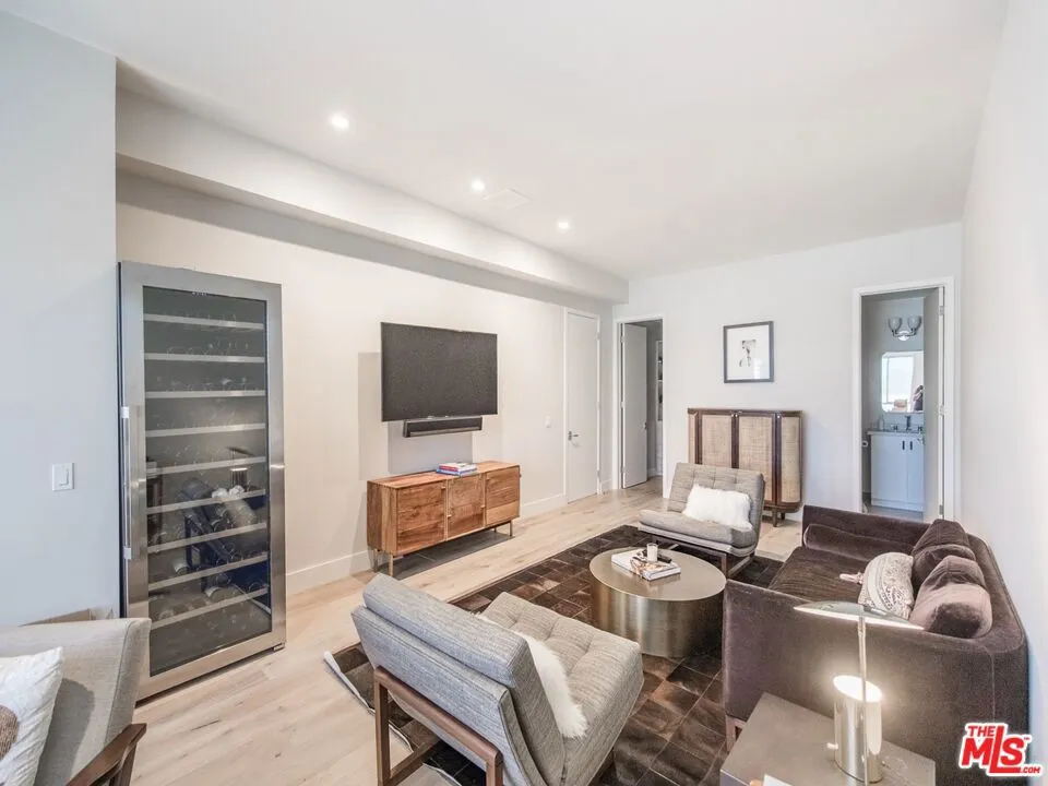 1115 14th Street Santa Monica, CA 90403