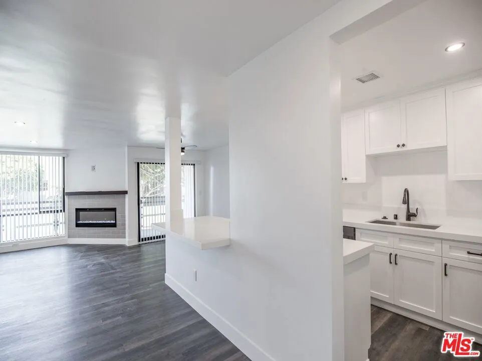 1115 14th Street Santa Monica, CA 90403