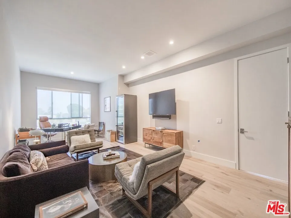 1115 14th Street Santa Monica, CA 90403