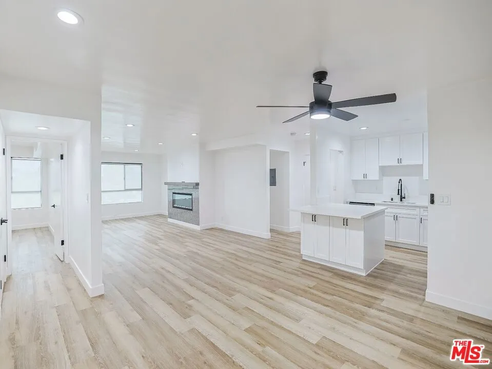 1115 14th Street Santa Monica, CA 90403