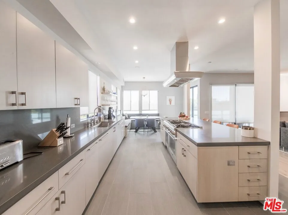 1115 14th Street Santa Monica, CA 90403