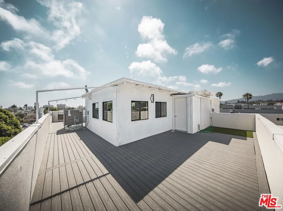 1115 14th Street Santa Monica, CA 90403