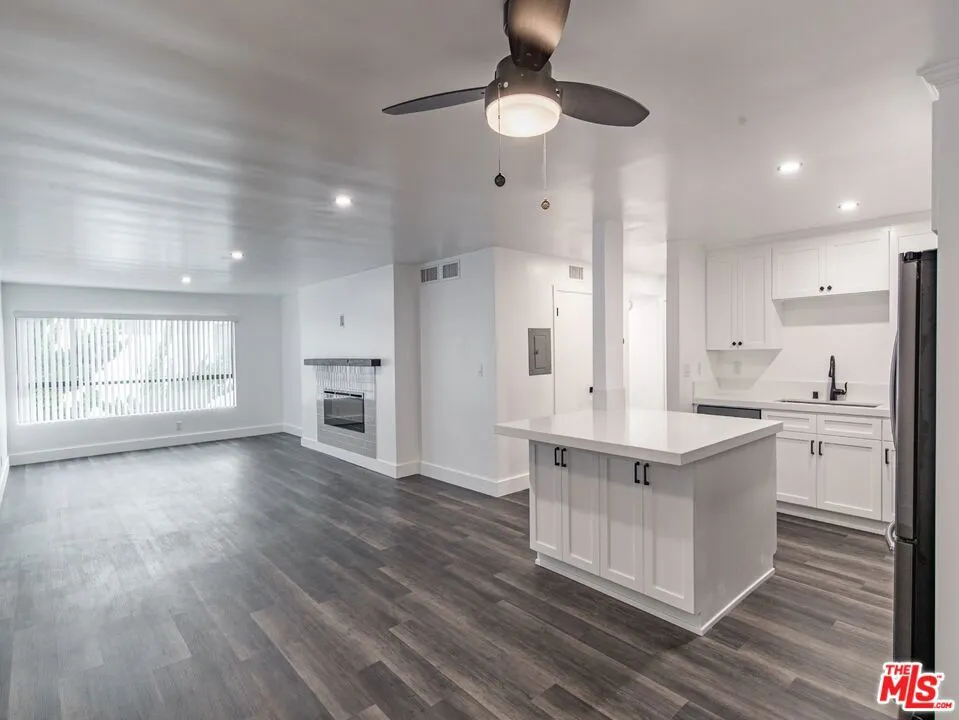 1115 14th Street Santa Monica, CA 90403