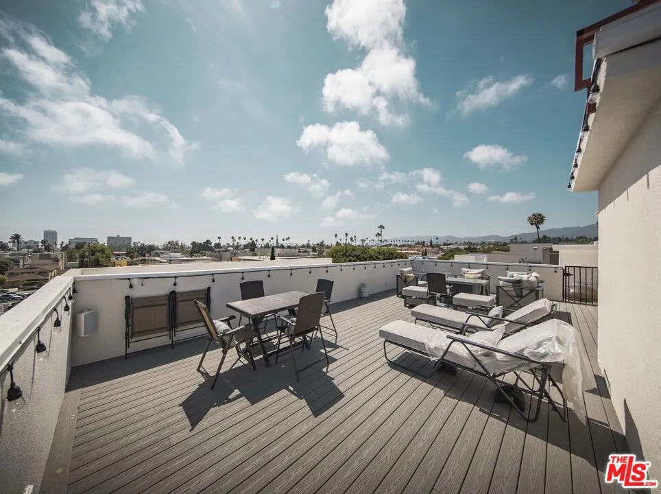 1115 14th Street Santa Monica, CA 90403