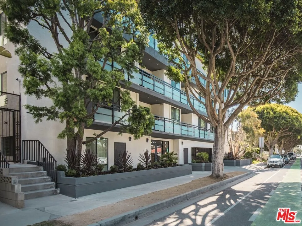1115 14th Street Santa Monica, CA 90403