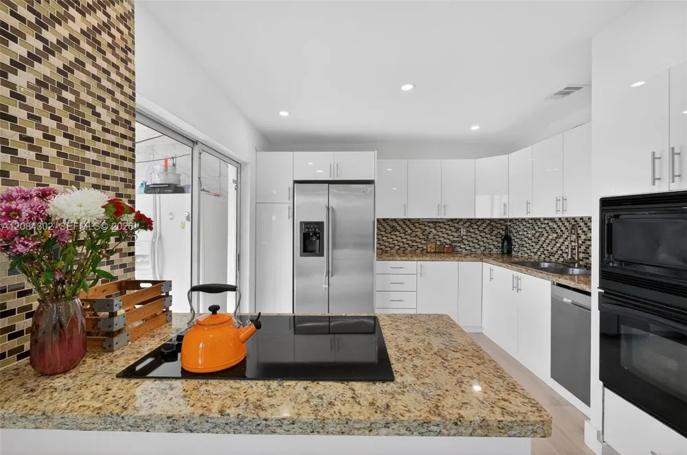13758 SW 160th Ter Miami, FL 33177