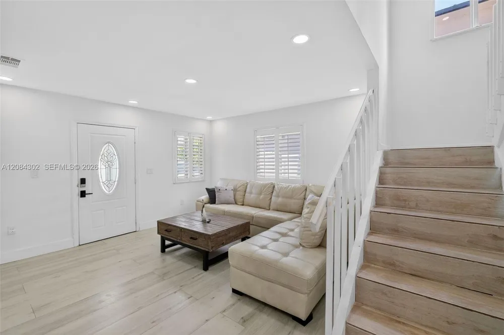 13758 SW 160th Ter Miami, FL 33177