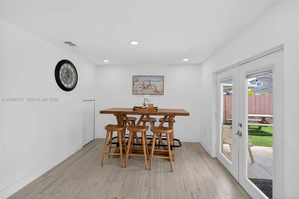 13758 SW 160th Ter Miami, FL 33177