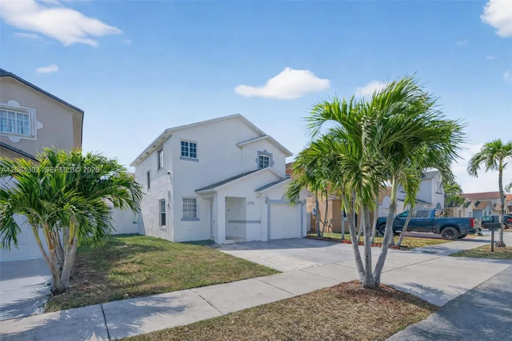 13758 SW 160th Ter Miami, FL 33177