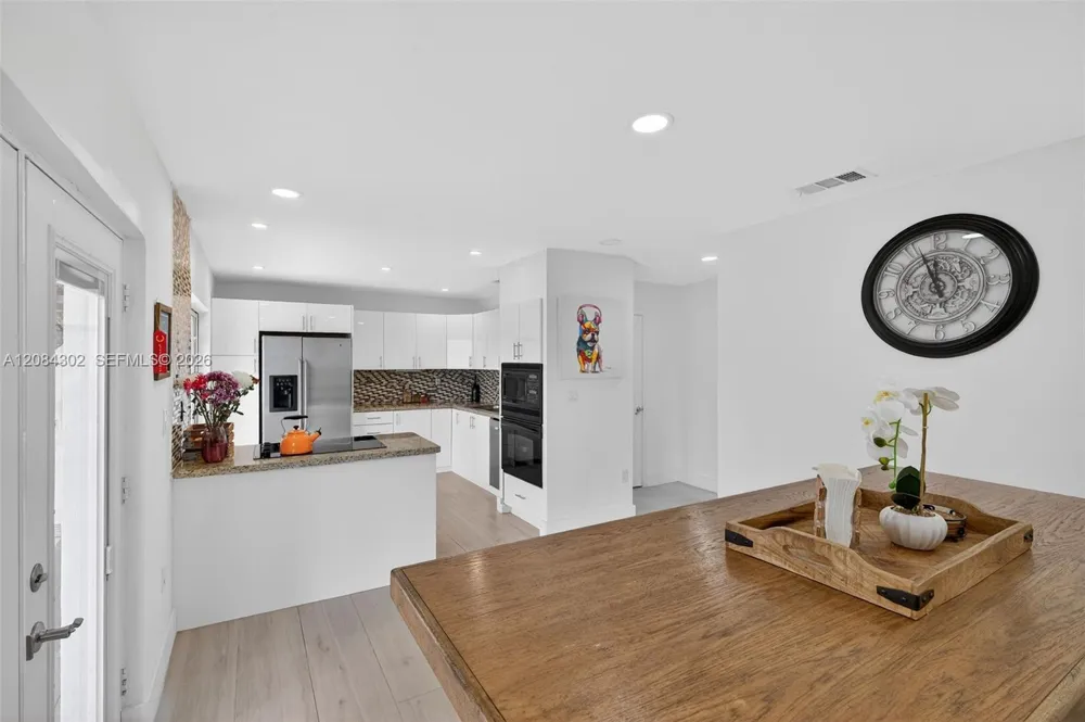 13758 SW 160th Ter Miami, FL 33177