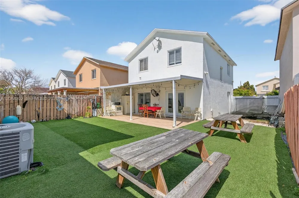 13758 SW 160th Ter Miami, FL 33177