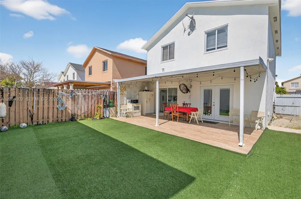 13758 SW 160th Ter Miami, FL 33177