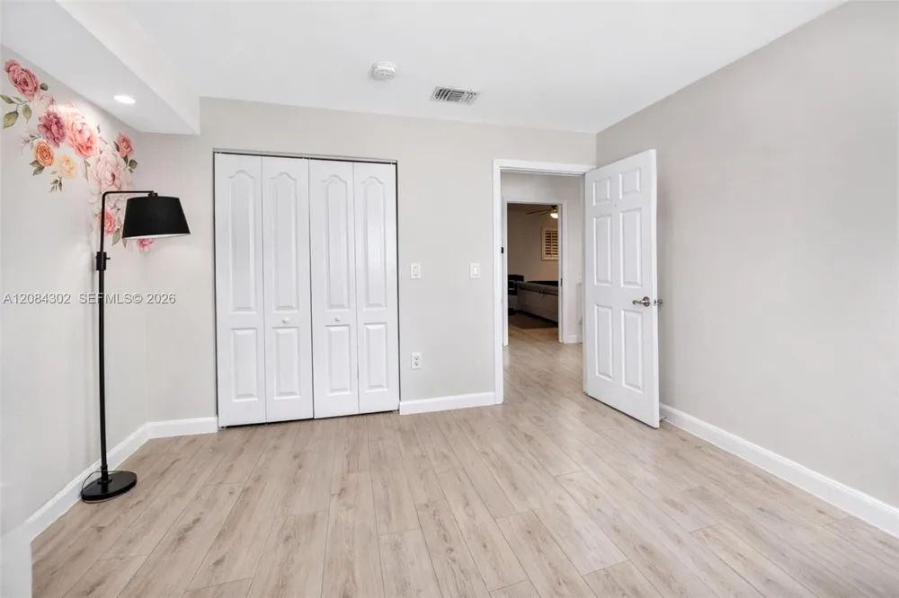 13758 SW 160th Ter Miami, FL 33177