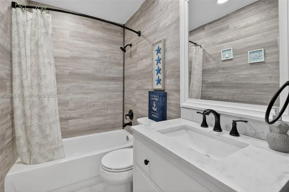 13758 SW 160th Ter Miami, FL 33177