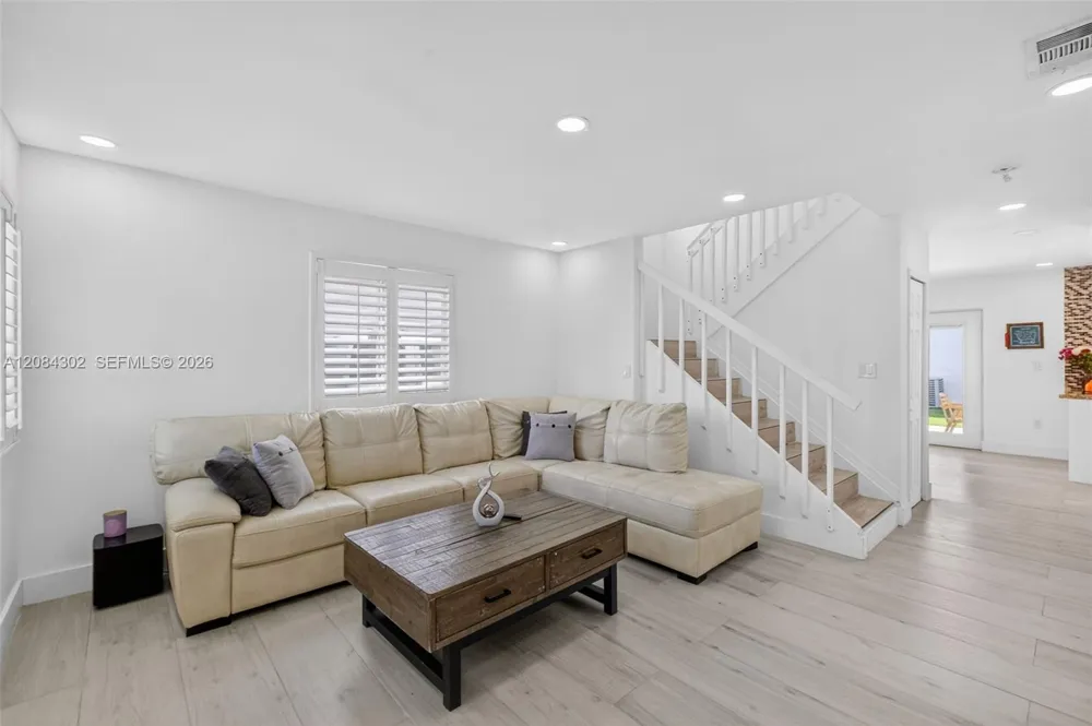 13758 SW 160th Ter Miami, FL 33177