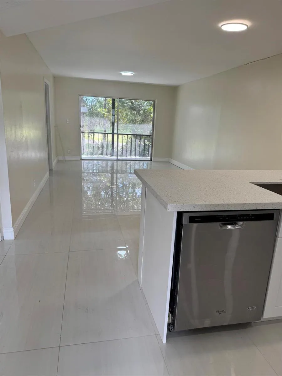 8000 FAIRVIEW DRIVE #209 Tamarac, FL 33321