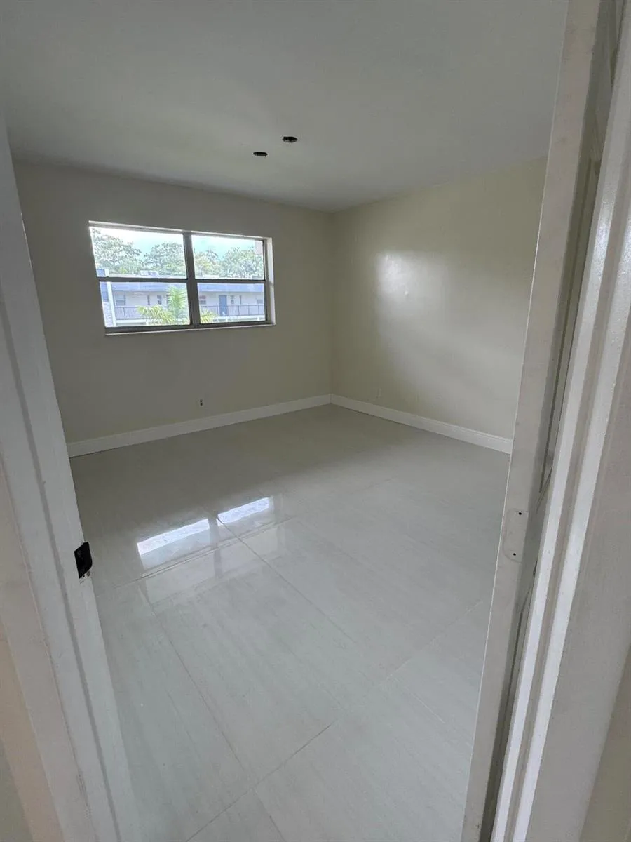 8000 FAIRVIEW DRIVE #209 Tamarac, FL 33321