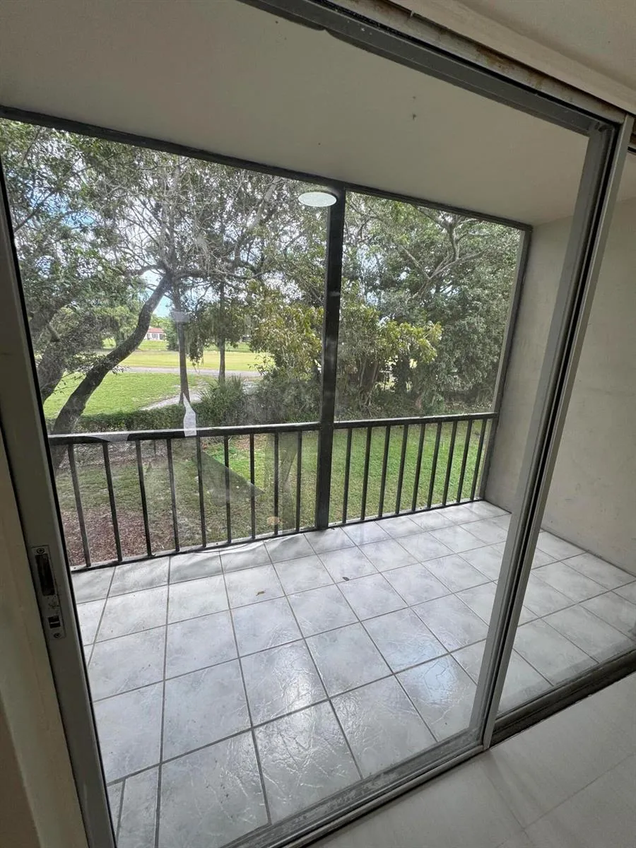 8000 FAIRVIEW DRIVE #209 Tamarac, FL 33321