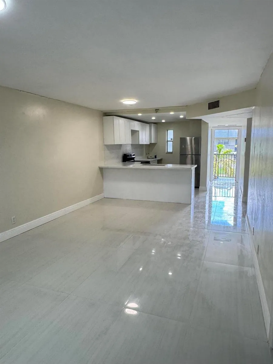 8000 FAIRVIEW DRIVE #209 Tamarac, FL 33321