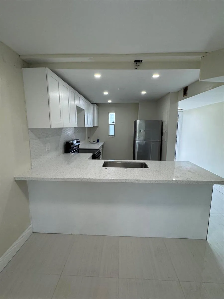 8000 FAIRVIEW DRIVE #209 Tamarac, FL 33321