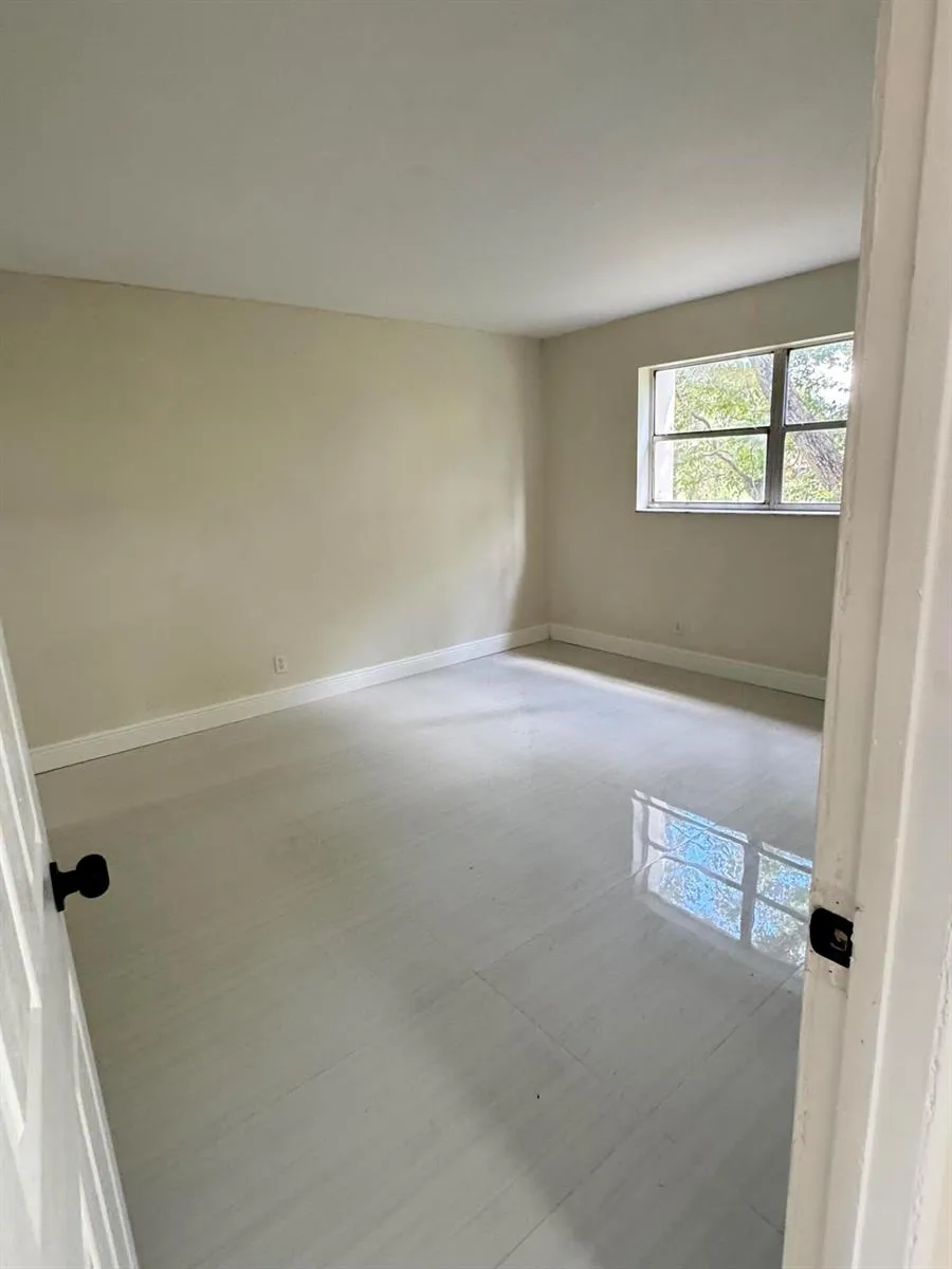 8000 FAIRVIEW DRIVE #209 Tamarac, FL 33321